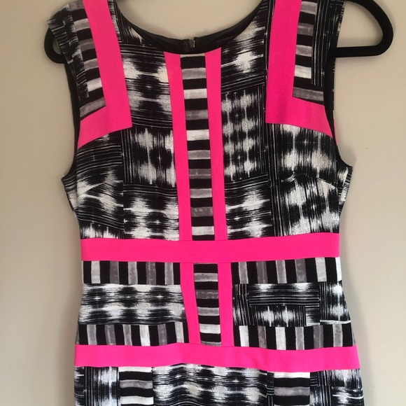 BCBC stunning shift dress 🌸 - Picture 2 of 5